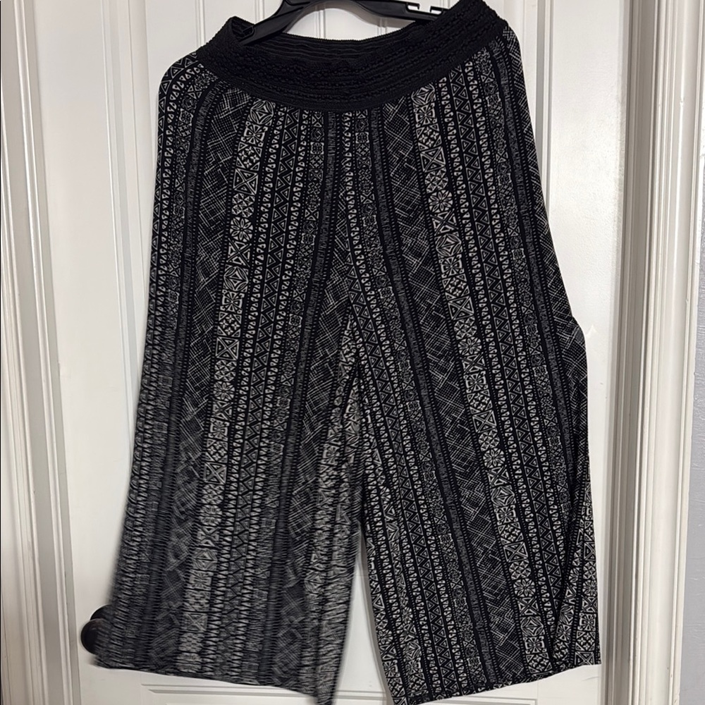 Black and White Patterned Women's Pants